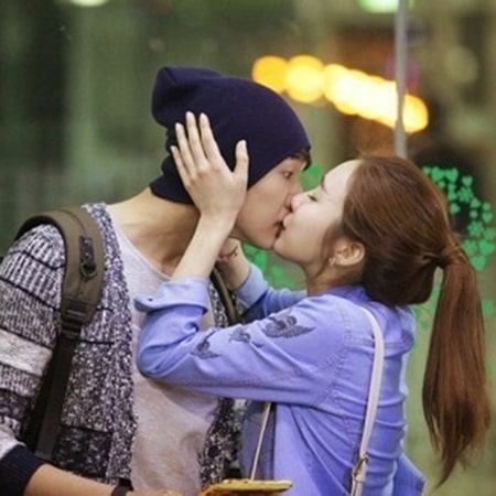 Nụ hôn bất ngờ