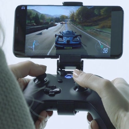 Máy chơi game yêu thích của bạn nam