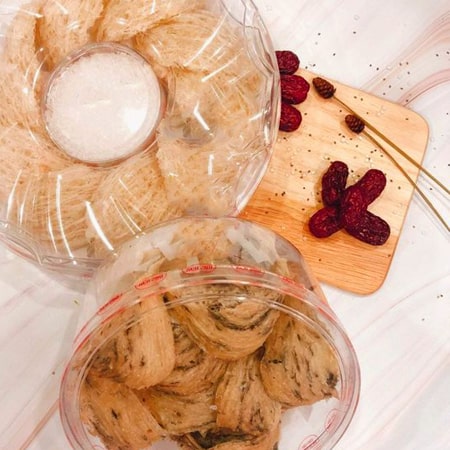 Tổ yến làm quà tặng người già