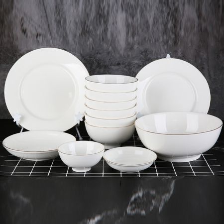 Tại sao nên dùng chén bát sứ mà không nên dùng đồ nhựa